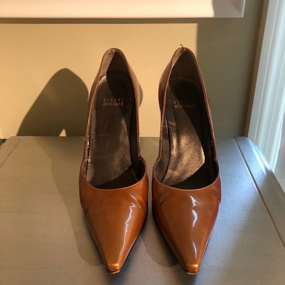Stuart Weizman gold pumps size 6.5